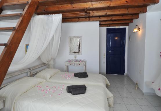 Agnadi Villas Insula Santorini Grecia