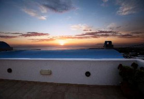 Amerisa Suites Insula Santorini Grecia