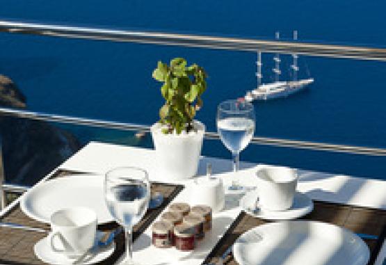 Cosmopolitan Suites Insula Santorini Grecia