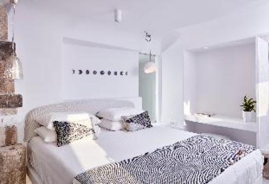 Cosmopolitan Suites Insula Santorini Grecia