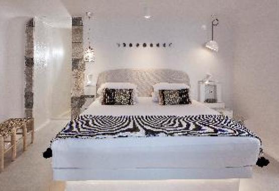 Cosmopolitan Suites Insula Santorini Grecia