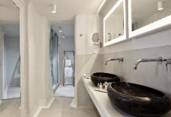 Cosmopolitan Suites Insula Santorini Grecia
