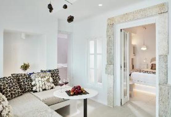 Cosmopolitan Suites Insula Santorini Grecia