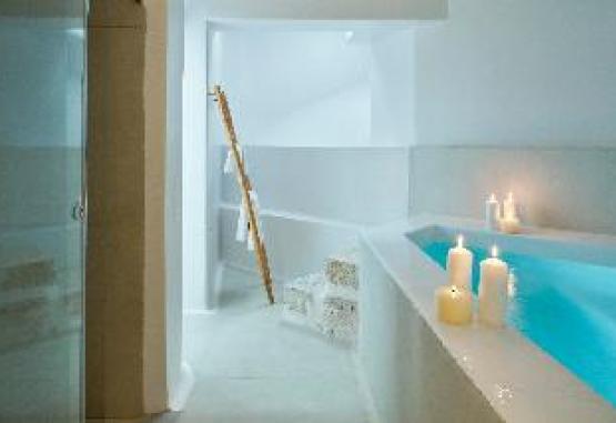 Cosmopolitan Suites Insula Santorini Grecia