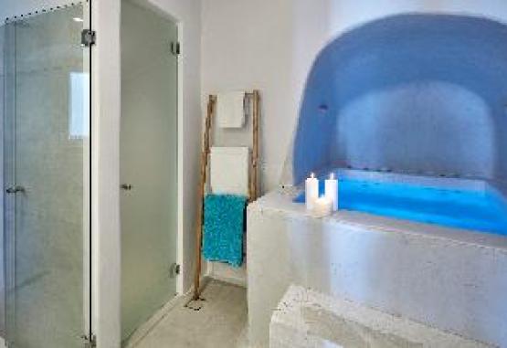 Cosmopolitan Suites Insula Santorini Grecia