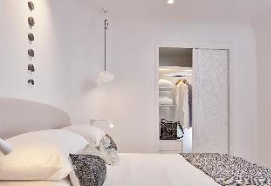Cosmopolitan Suites Insula Santorini Grecia
