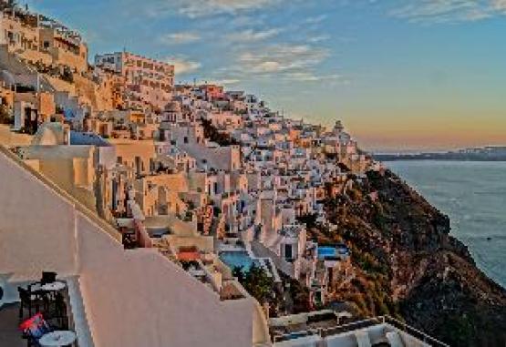 Loucas Insula Santorini Grecia