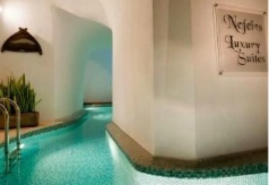 NEFELES LUXURY SUITES Insula Santorini Grecia