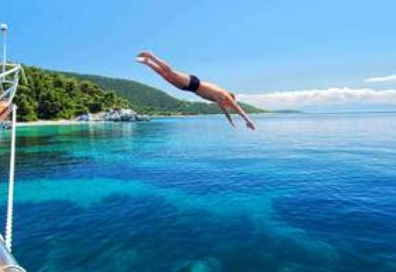 Blue Green Bay 3K Insula Skopelos Grecia