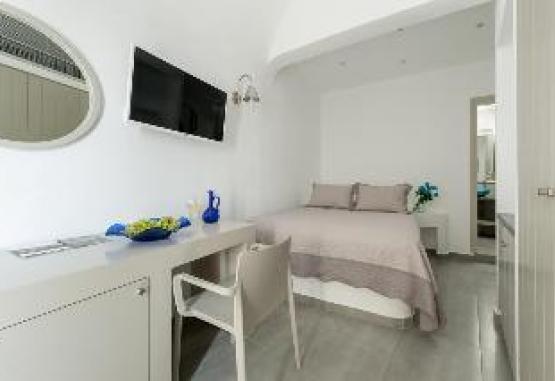 Krokos Villas Apts Insula Santorini Grecia