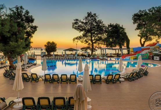 Crystal Aura Beach Resort & Spa 5* Kemer Turcia