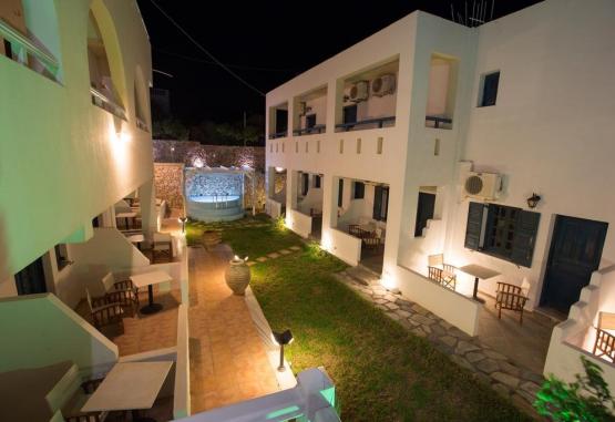 Iliada Hotel 3* (Perivolos) Insula Santorini Grecia