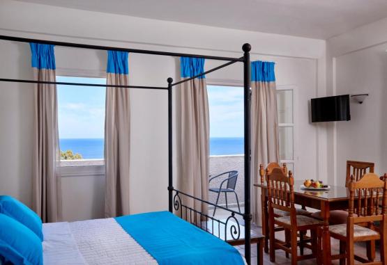 TERRA BLUE 3* Insula Santorini Grecia