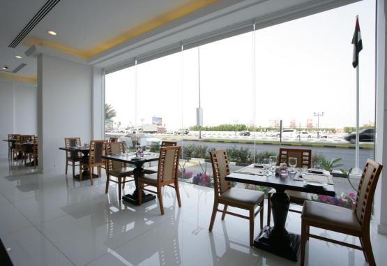 Ramada Beach Hotel Ajman Regiunea Dubai Emiratele Arabe Unite