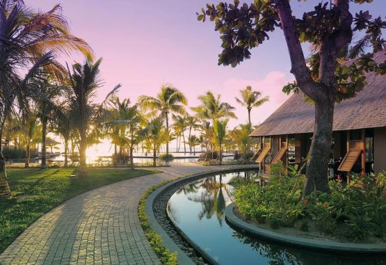 TROU AUX BICHES BEACHCOMBER GOLF RESORT AND SPA  Regiunea Mauritius 