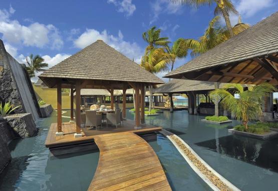 TROU AUX BICHES BEACHCOMBER GOLF RESORT AND SPA  Regiunea Mauritius 