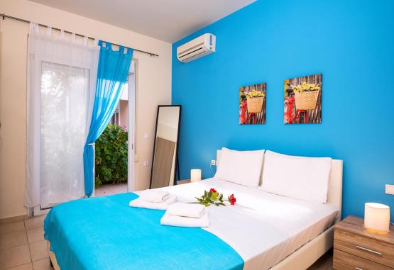 Azure Beach Nopigia Chania Grecia