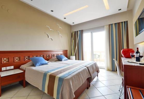 Evilion and Stilvi Hotels Nei Pori Grecia