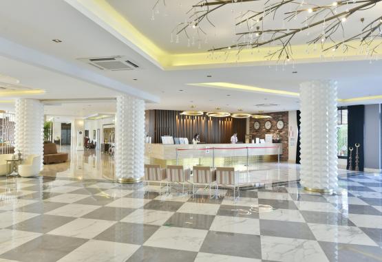 ROYAL GARDEN BEACH 5* Alanya Turcia