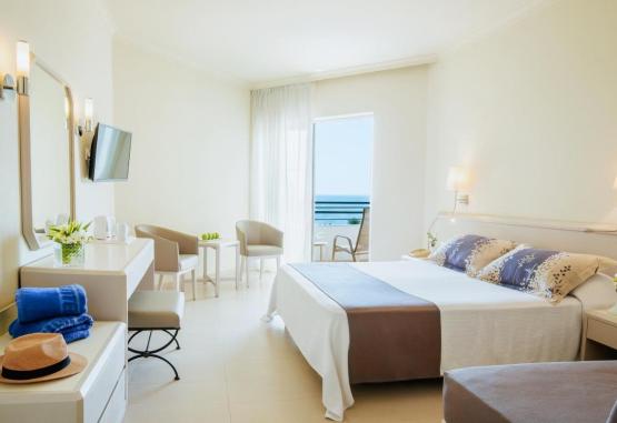 LOUIS IMPERIAL BEACH 4* Paphos Cipru