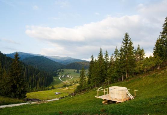 Casa Razesului Suceava Romania