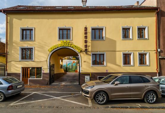 Hotel LONG STREET Brasov Romania