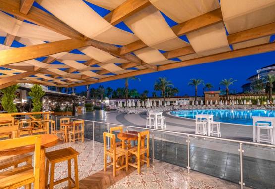 Kirman Leodikya Resort	5* Alanya Turcia