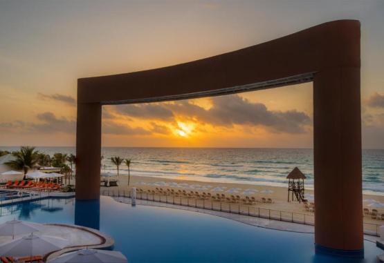 Beach Palace Cancun si Riviera Maya Mexic