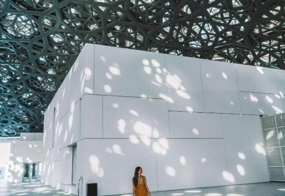 Andaz Capital Gate Abu Dhabi - a concept by Hyatt  Regiunea Abu Dhabi Emiratele Arabe Unite