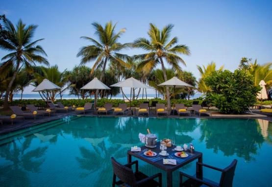 Centara Ceysands Resort & Spa  Sri Lanka 