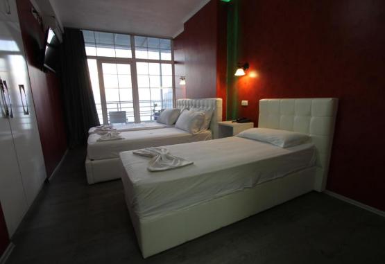 Espana aparthotel  Durres Regiunea Albania