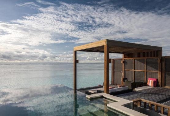 Four Seasons Resort Maldives at Kuda Huraa  Regiunea Maldive 