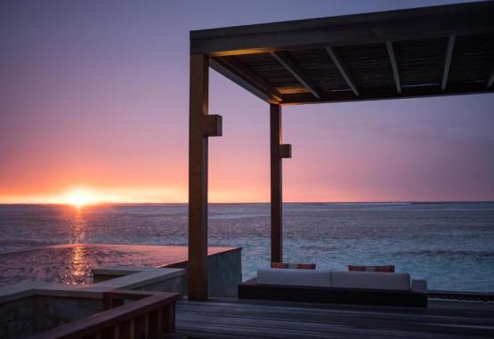 Four Seasons Resort Maldives at Kuda Huraa  Regiunea Maldive 