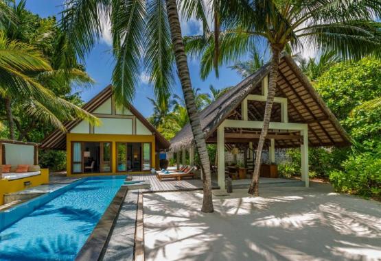 Four Seasons Resort Maldives at Landaa Giraavaru  Regiunea Maldive 