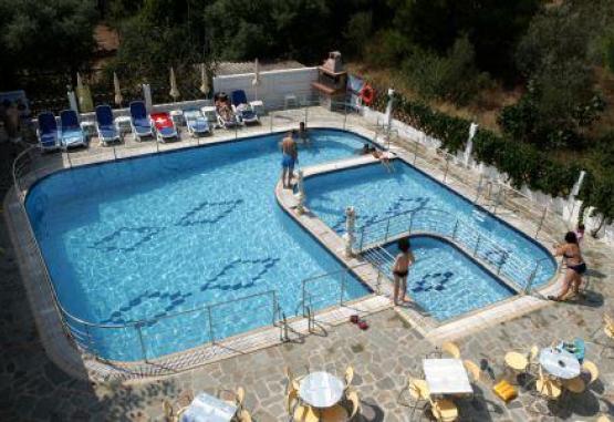 Hotel Sirines Potos Grecia