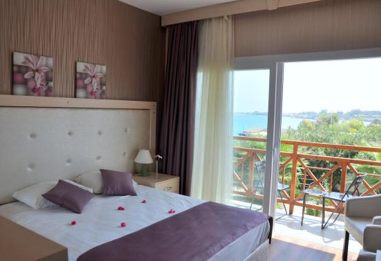 Hotel Manolya Kyrenia Cipru