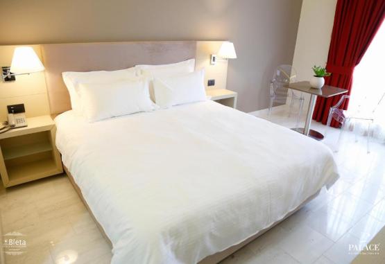 Hotel Palace  Vlore Regiunea Albania