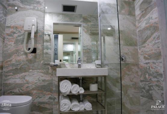 Hotel Palace  Vlore Regiunea Albania