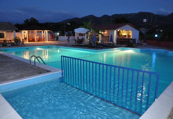 Tassos Apartments   Insula Corfu Grecia