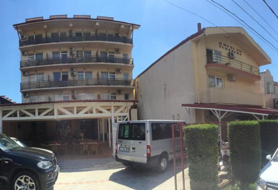 Hotel Tiberius Residence  Costinesti Romania