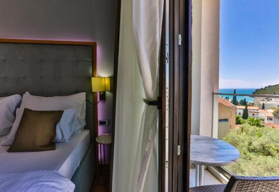 Lusso Mare by Aycon  Regiunea Muntenegru 