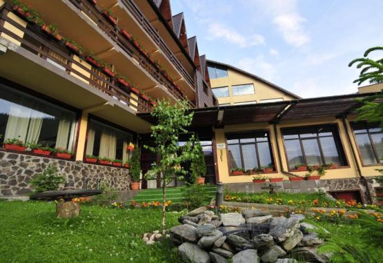 Mistral Resort  Moieciu Romania