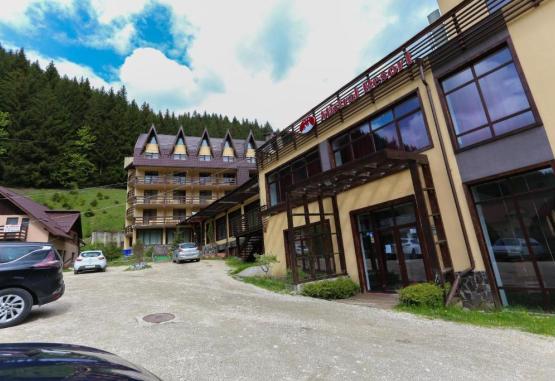 Mistral Resort  Moieciu Romania