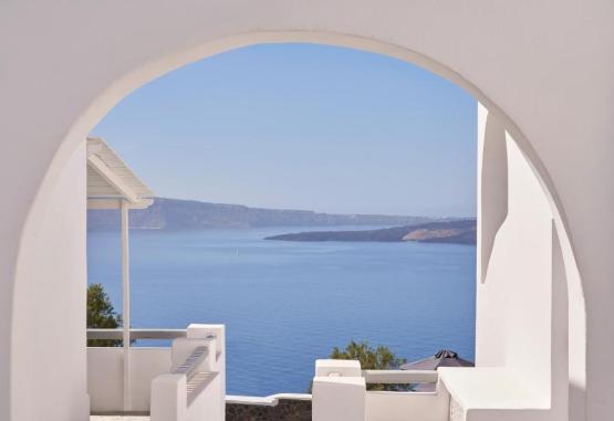 Mr and Mrs White Santorini  Insula Santorini Grecia