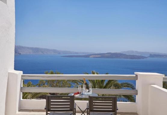 Mr and Mrs White Santorini  Insula Santorini Grecia