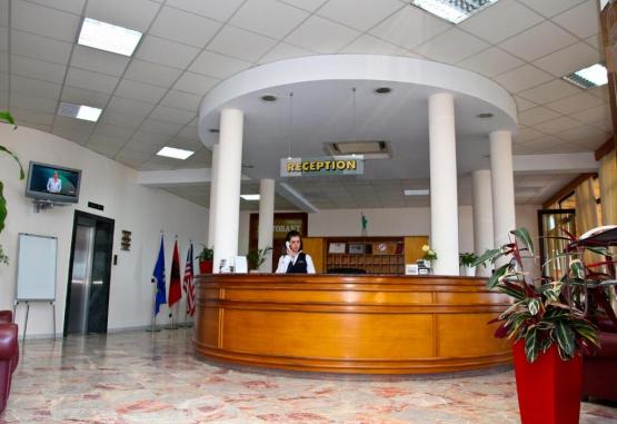 New York  Vlore Regiunea Albania