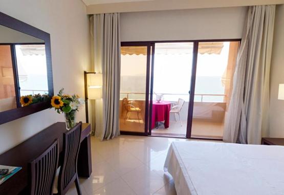 New York  Vlore Regiunea Albania
