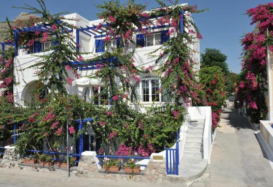 Proteas Hotel  Insula Santorini Grecia