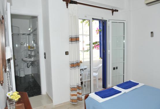 Proteas Hotel  Insula Santorini Grecia