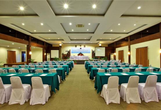 Puri Saron Hotel Seminyak  Bali Indonezia